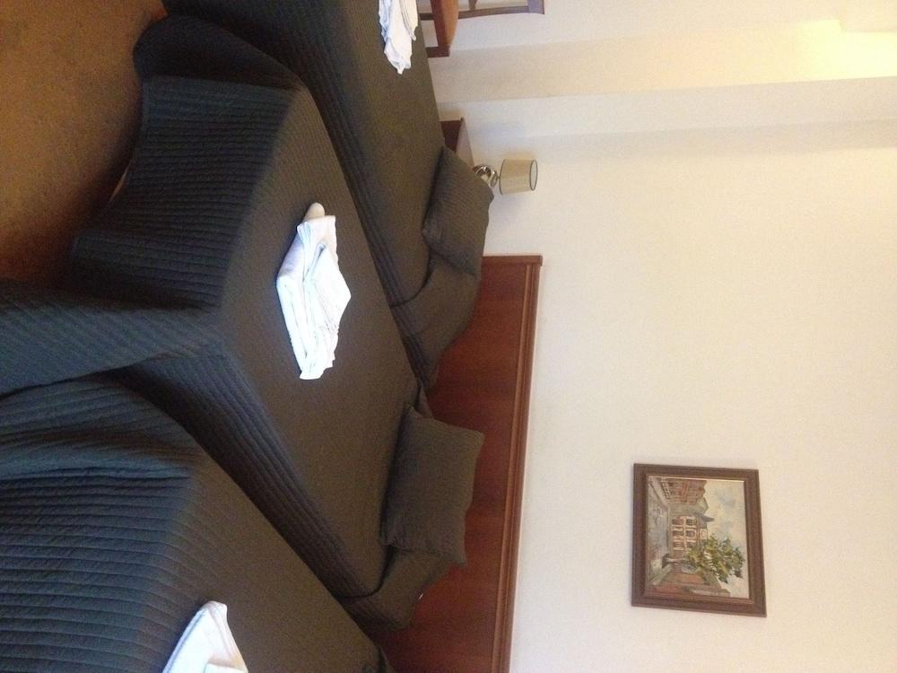 Hotel Reina บูคาเรสต์ ภายนอก รูปภาพ
