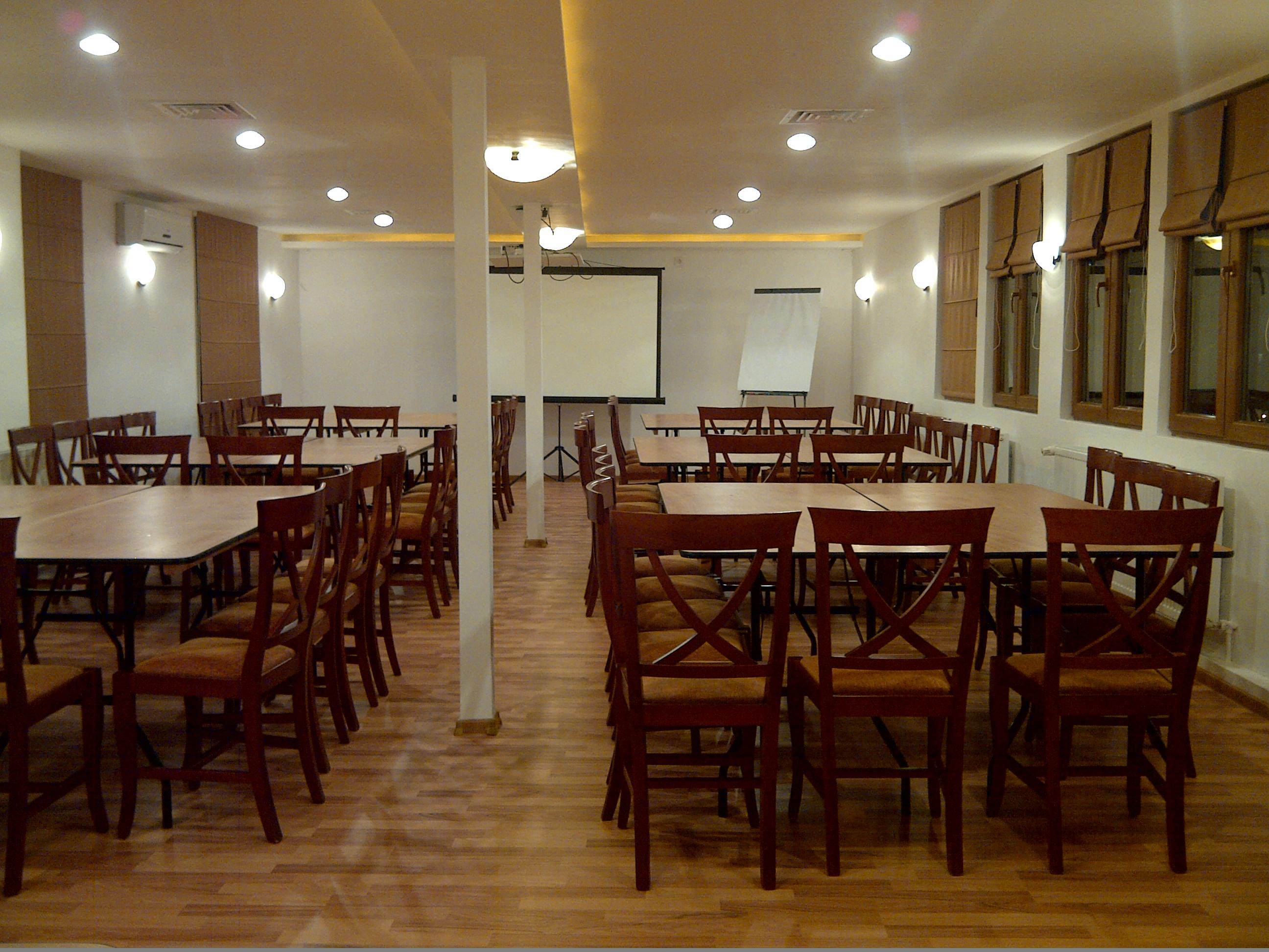Hotel Reina บูคาเรสต์ ภายนอก รูปภาพ