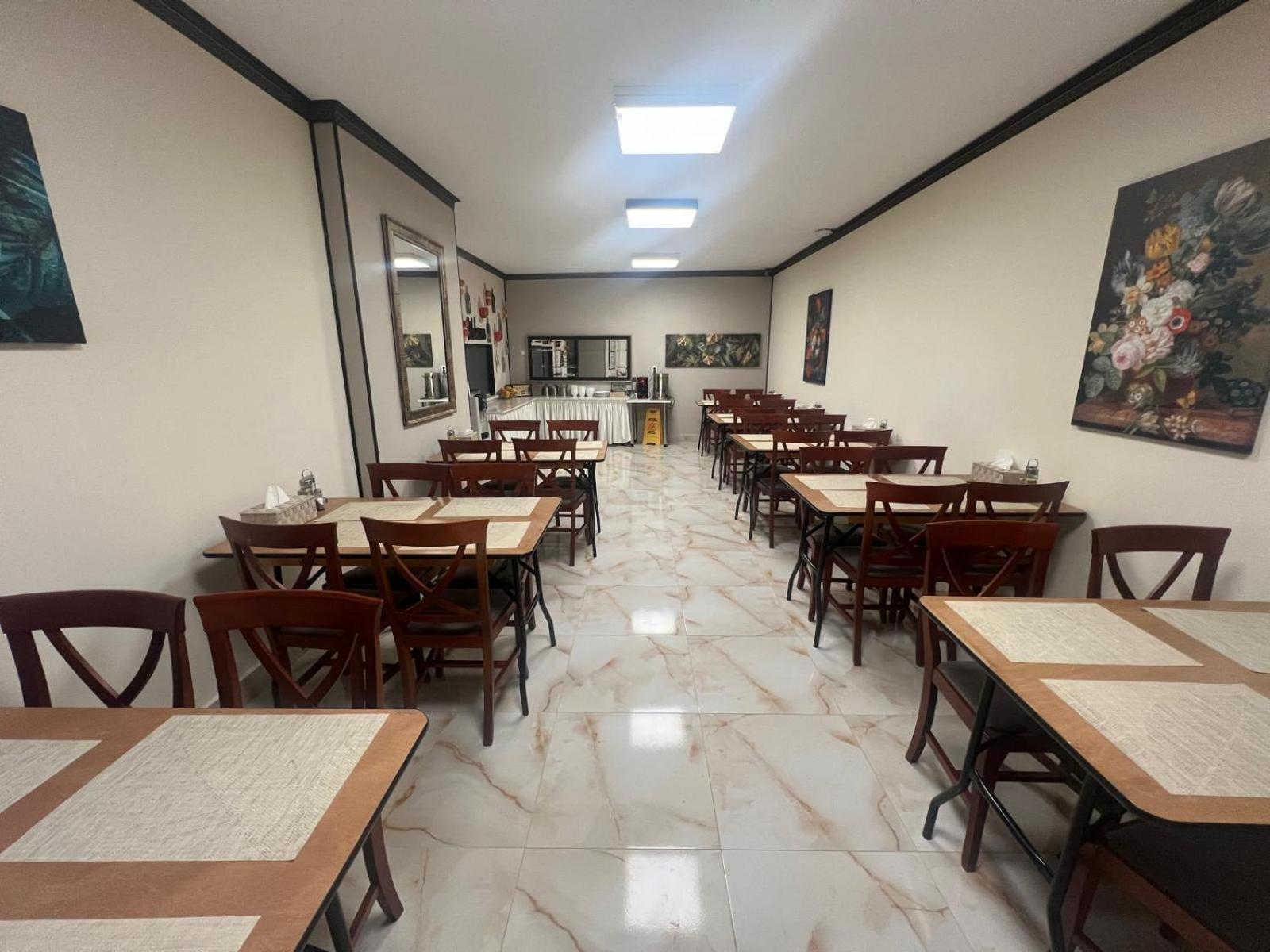 Hotel Reina บูคาเรสต์ ภายนอก รูปภาพ