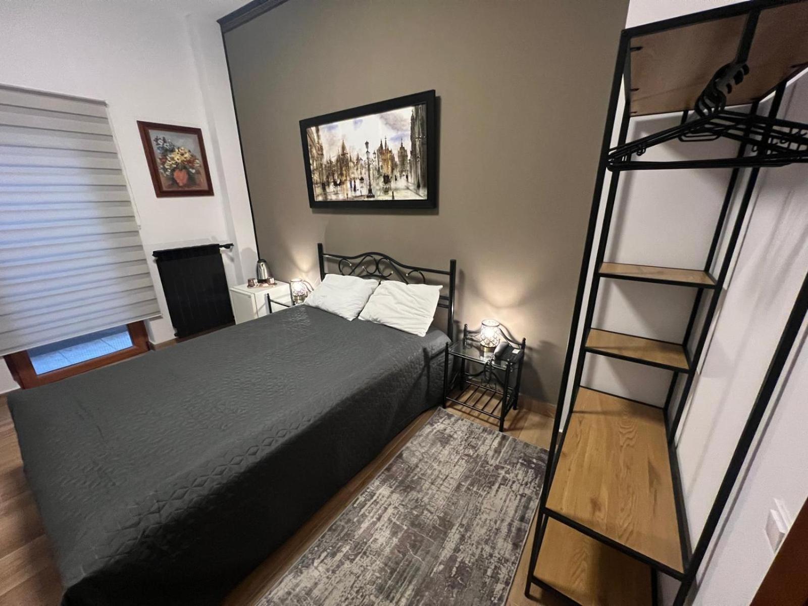 Hotel Reina บูคาเรสต์ ภายนอก รูปภาพ