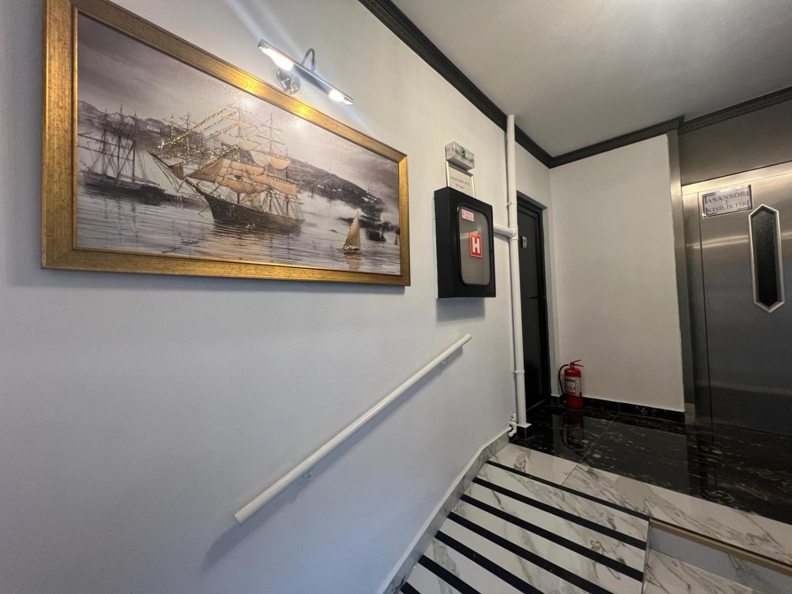 Hotel Reina บูคาเรสต์ ภายนอก รูปภาพ
