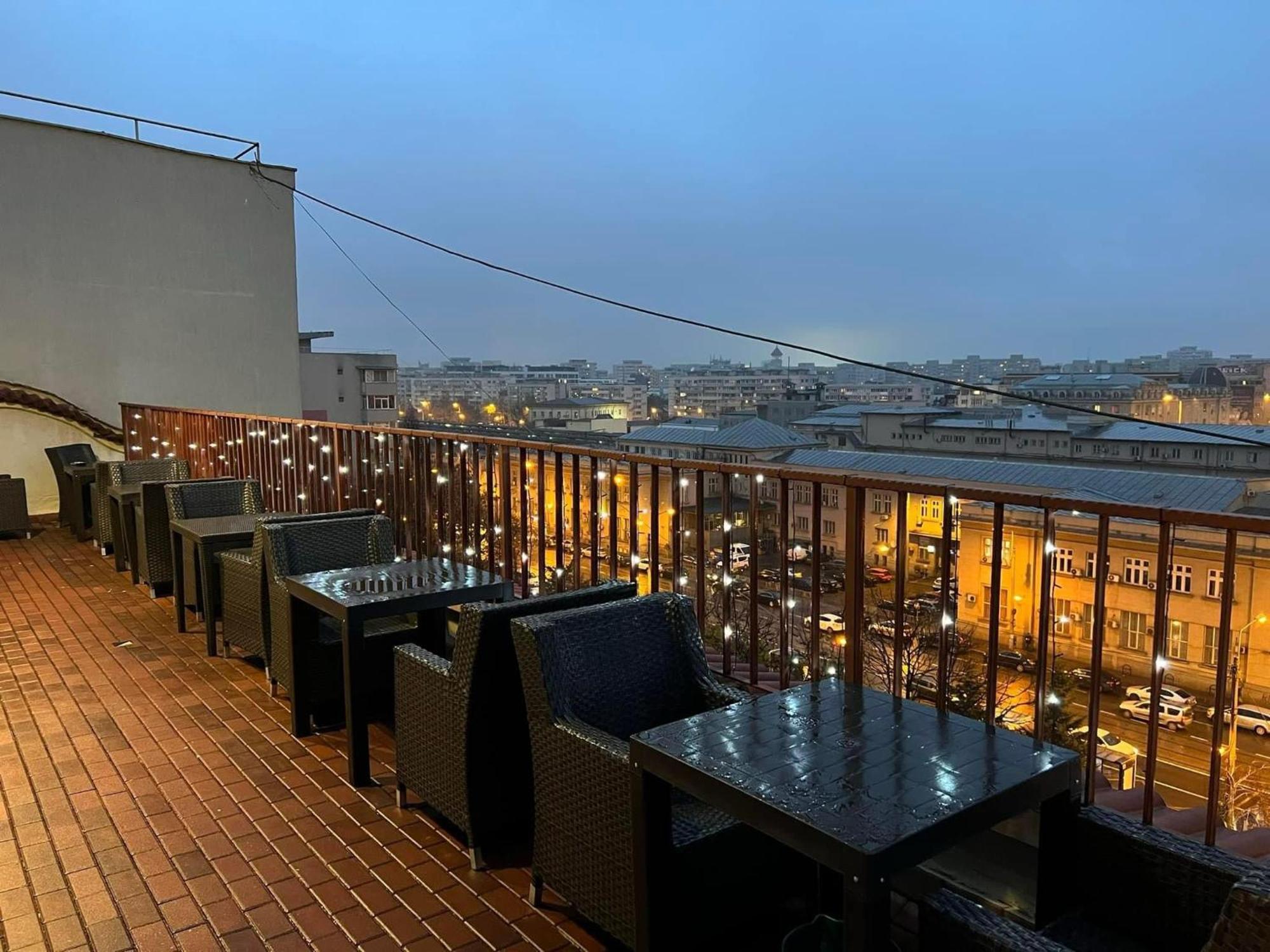 Hotel Reina บูคาเรสต์ ภายนอก รูปภาพ