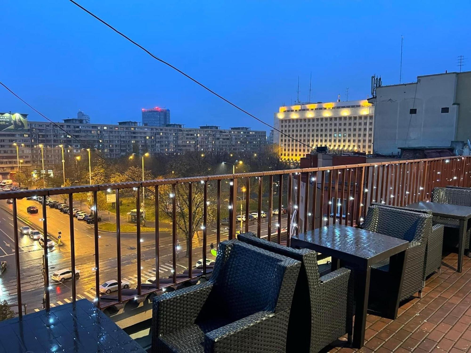 Hotel Reina บูคาเรสต์ ภายนอก รูปภาพ