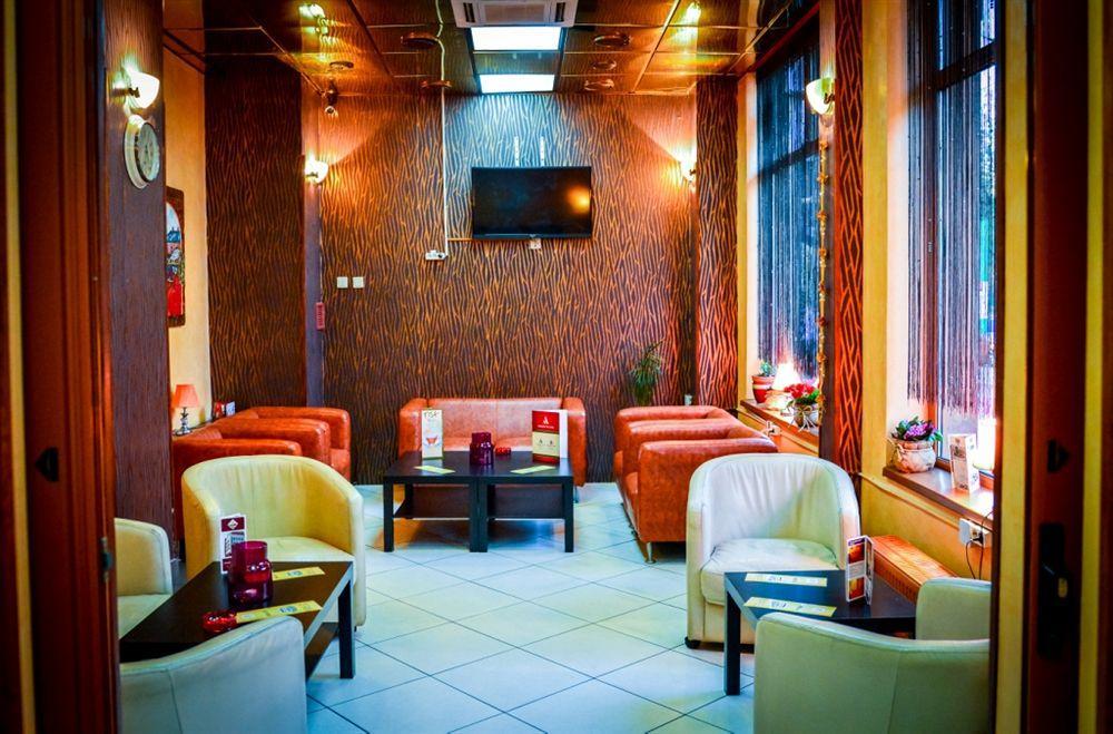 Hotel Reina บูคาเรสต์ ภายนอก รูปภาพ